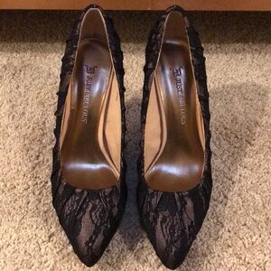 JUST FABULOUS size 8 black heels with lace on top